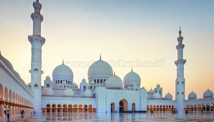 Niat Shalat Tahiyatul Masjid Arab Latin Beserta Keutamaanya Lengkap